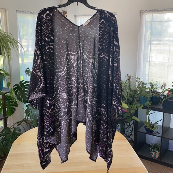 FREE TO FLY. Size Small Open Black Rayon Poncho w/Front blue/pink/purple design. - Picture 2 of 10
